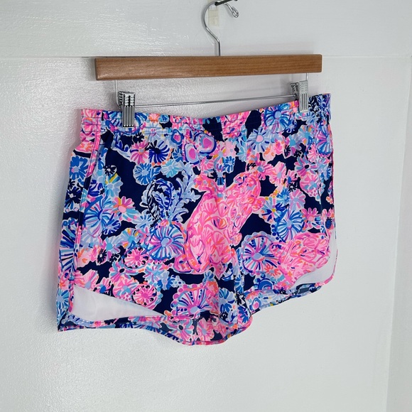 Lilly Pulitzer Luxletic Ocean Trail Shorts Large High Tide Navy Turtle Boho 32x4 - Picture 3 of 11
